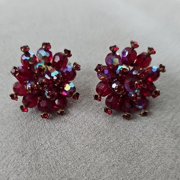 Ruby Red Crystal Aurora Borealis & Rhinestone Vintage Cluster‎ Clip On Earrings - Picture 6 of 13